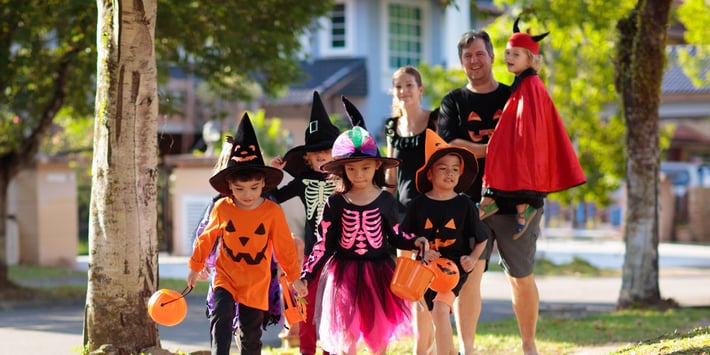 A GPS tracker for Halloween: share location with your trick-or-treater